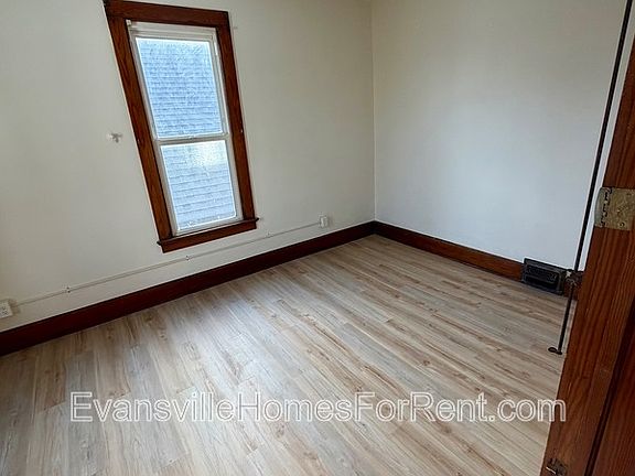 3rd image of 504 Casselberry Ave #B