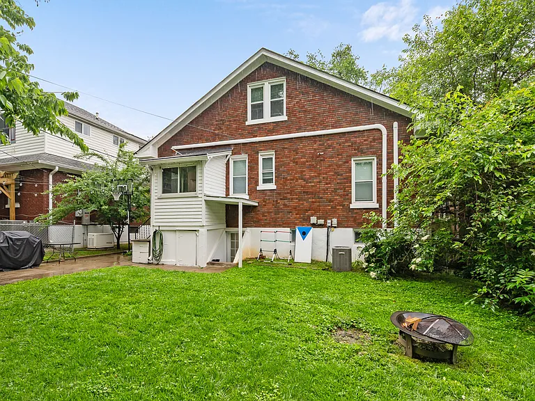 2111 Lowell Ave — Photo 40