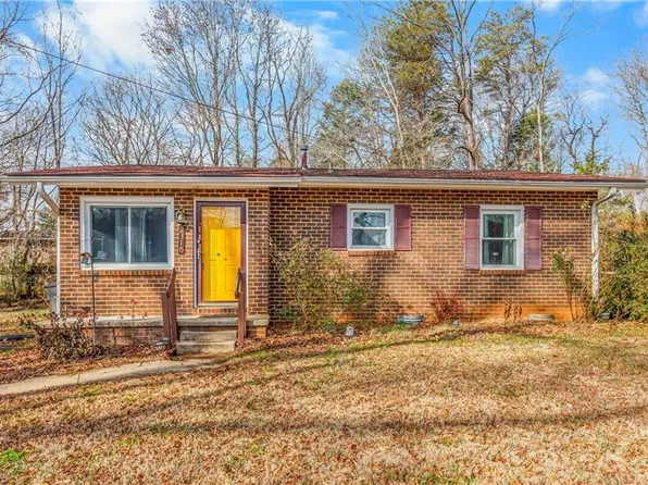 2310 Blecker Dr, Winston Salem, NC 27107