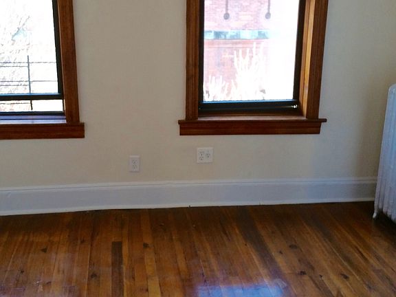 4th image of 407 14th St APT 4L