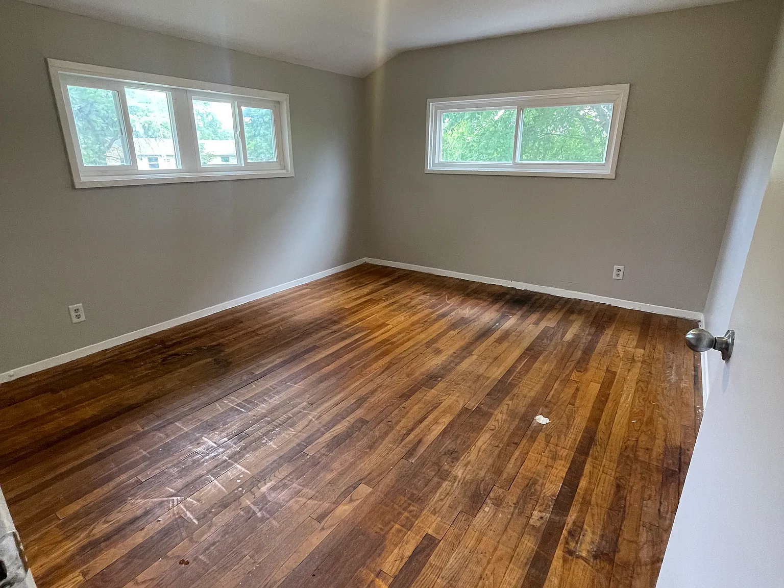 2 bed, 1100 sqft, $1,300 — Photo 3