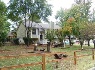 945 Memory Ln, Lawrenceville, GA 30044