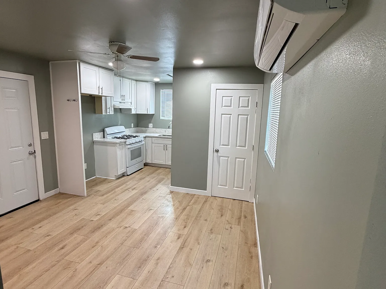 8717 Holmes Ave — Photo 2