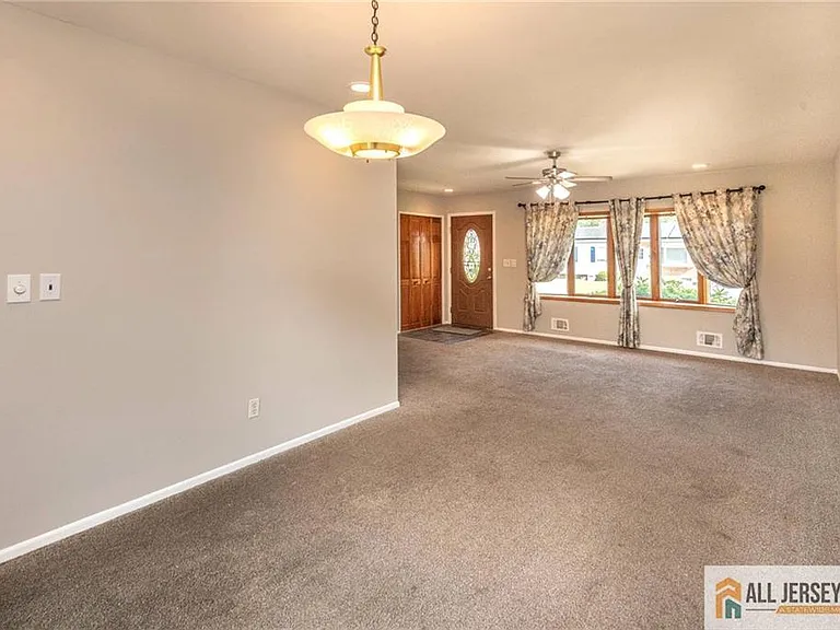 10 Eardley Rd — Photo 10