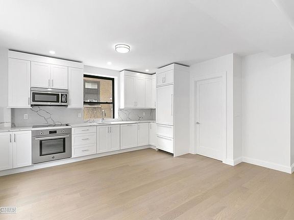 3rd image of 915 W End Ave APT 302