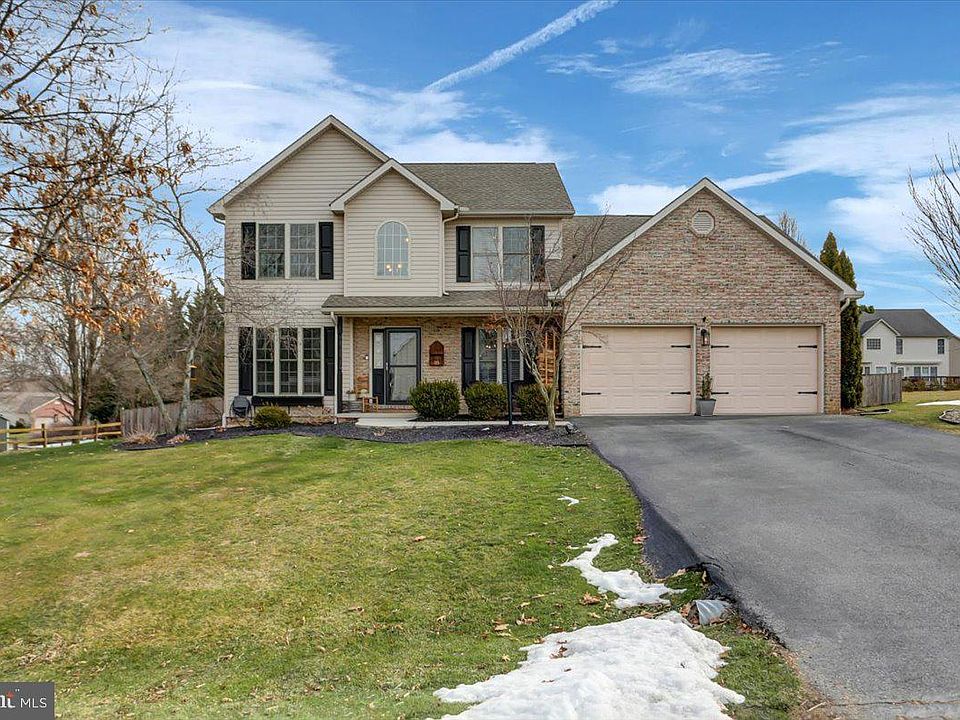 1st image of 18 N Strawberry Hill Dr #34