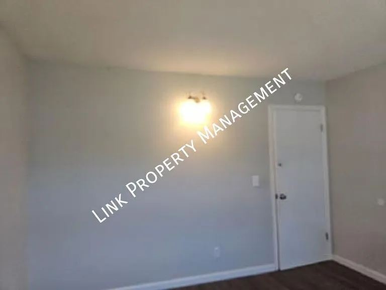 1640 Keeble St — Photo 6