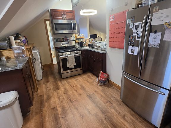 5th image of 1521 Marshall St NE #3