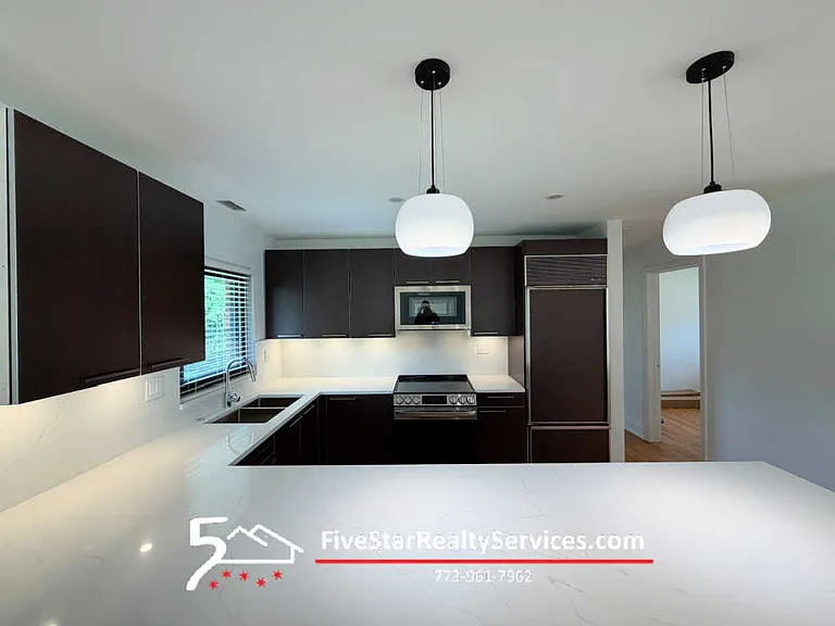 808 W Milburn Ave — Photo 2