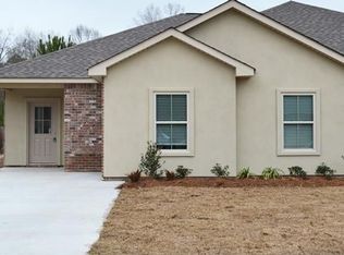 186 Village Oaks Blvd, Ponchatoula, LA 70454