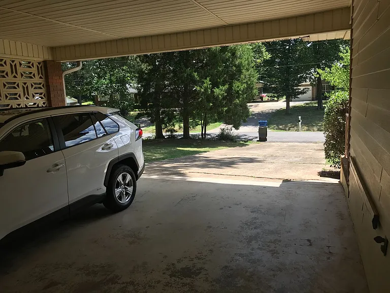 946 Boswell Dr — Photo 17