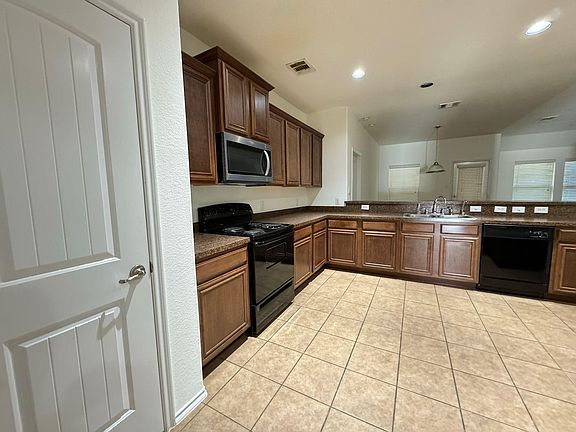 5th image of 5316 Bear Valley Dr