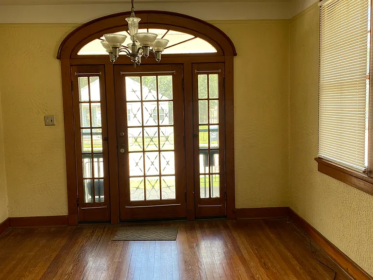 300 Aris Ave — Photo 1