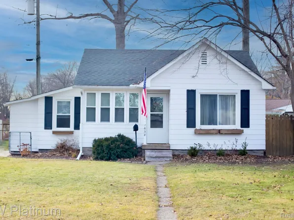 1638 New Jersey Ave, Marysville, MI 48040