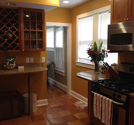 kitchen/wine rack