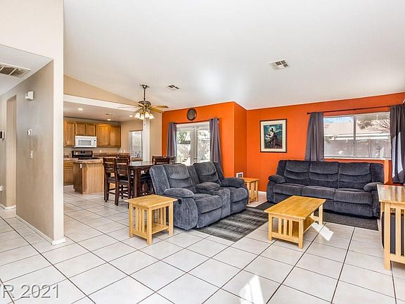 3rd image of 2030 Hollow Oak Ave