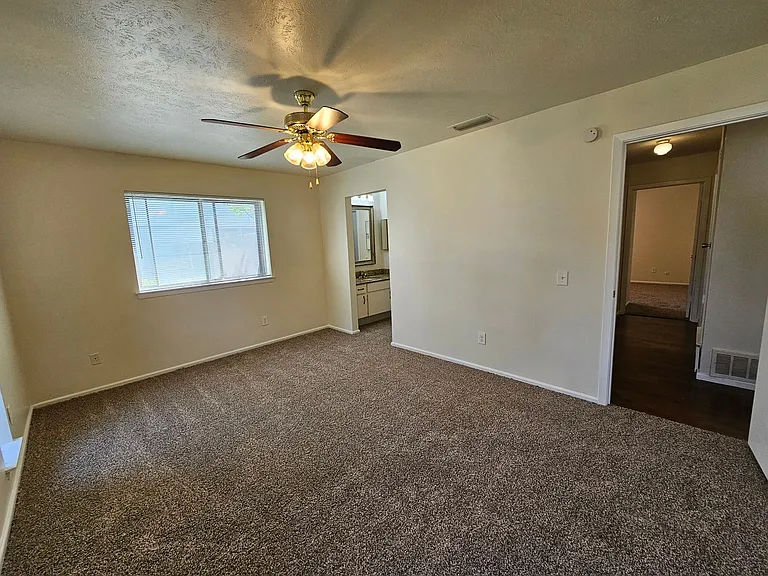 1302 Berkeley Dr — Photo 21