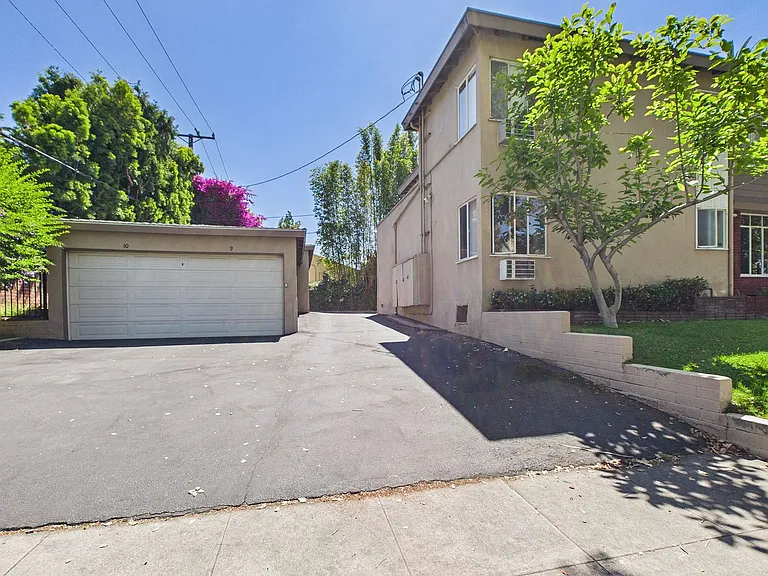 1900 Huntington Dr — Photo 13