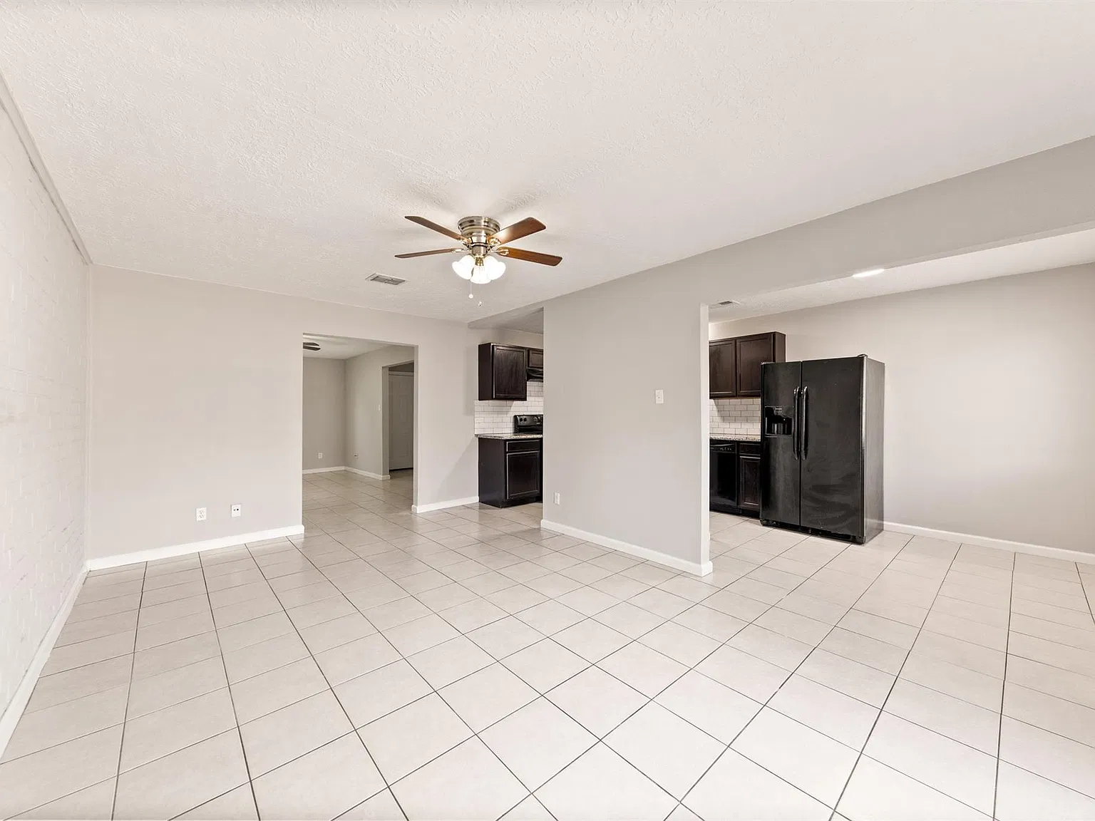 3 bed, 2.0 bath, 1424 sqft, $1,750 — Photo 4