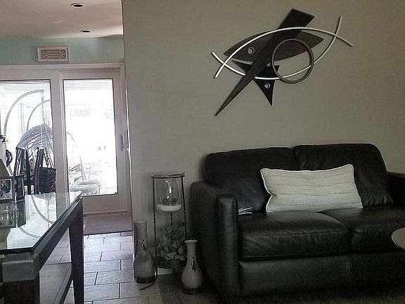 5th image of 20430 Rose Ct