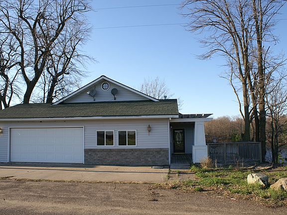 2nd image of 1943 Long Lake Ln