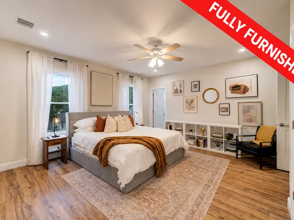 9 Sweezy Ave, Highland Falls, NY