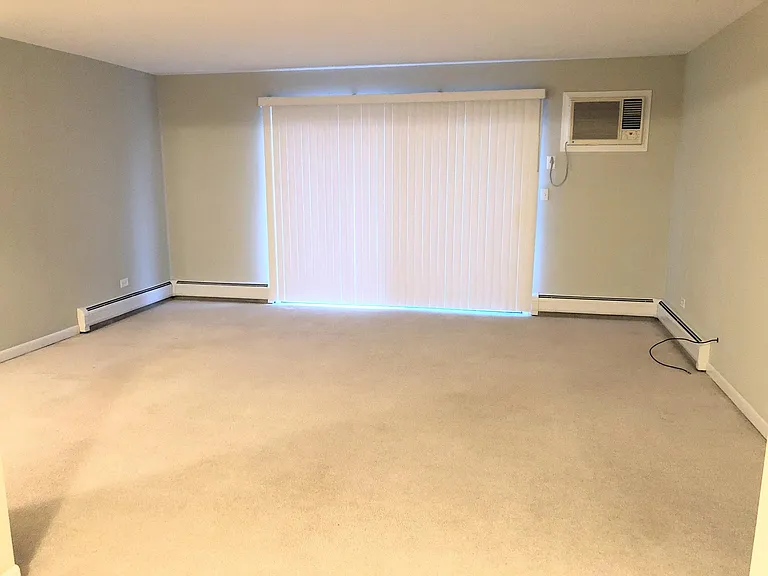 2099 Vernon Dr #2 — Photo 4
