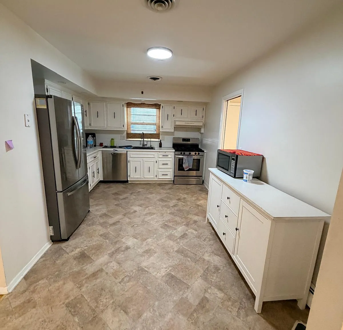 566 Anderson Ave — Photo 3
