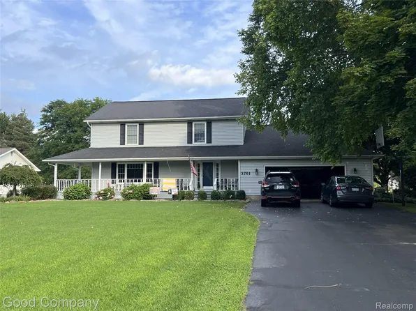 3761 Christopher Dr, Brighton, MI 48114