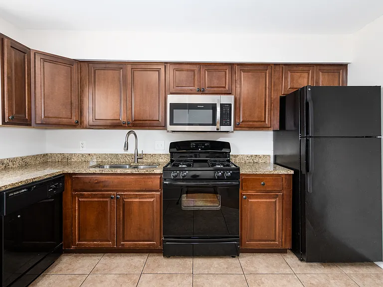 7215 Southwest Ave #110AD — Photo 3