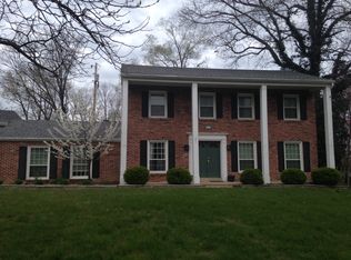 247 Pine Tree Ln, Ballwin, MO 63011