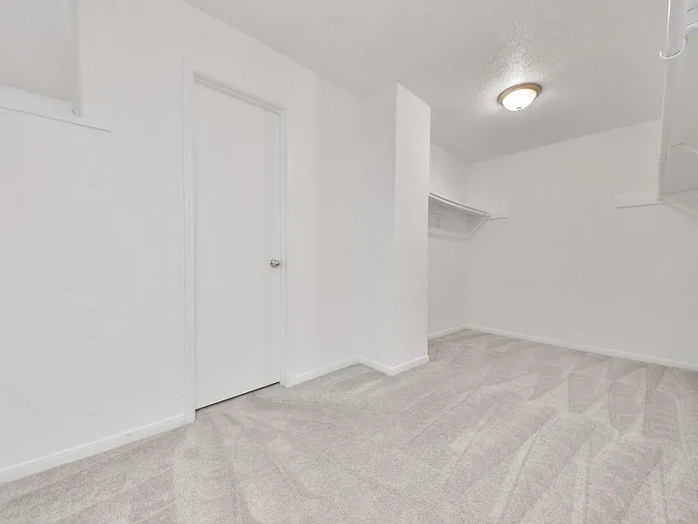 15534 Weldon Dr — Photo 33