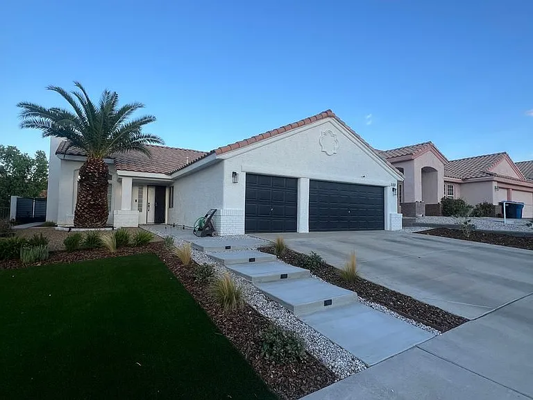 679 Scenic Tierra Ln — Photo 1
