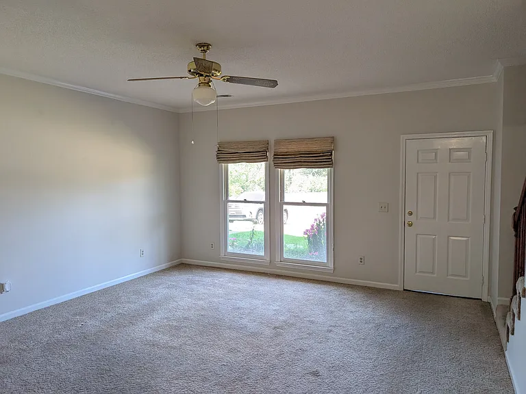 106 Bethany Ln — Photo 4