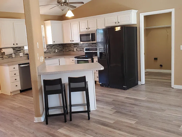 6429 Garden Dr — Photo 3