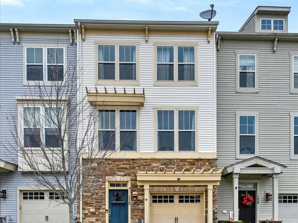 110 Nandina Ln, Glen Burnie, MD 21060