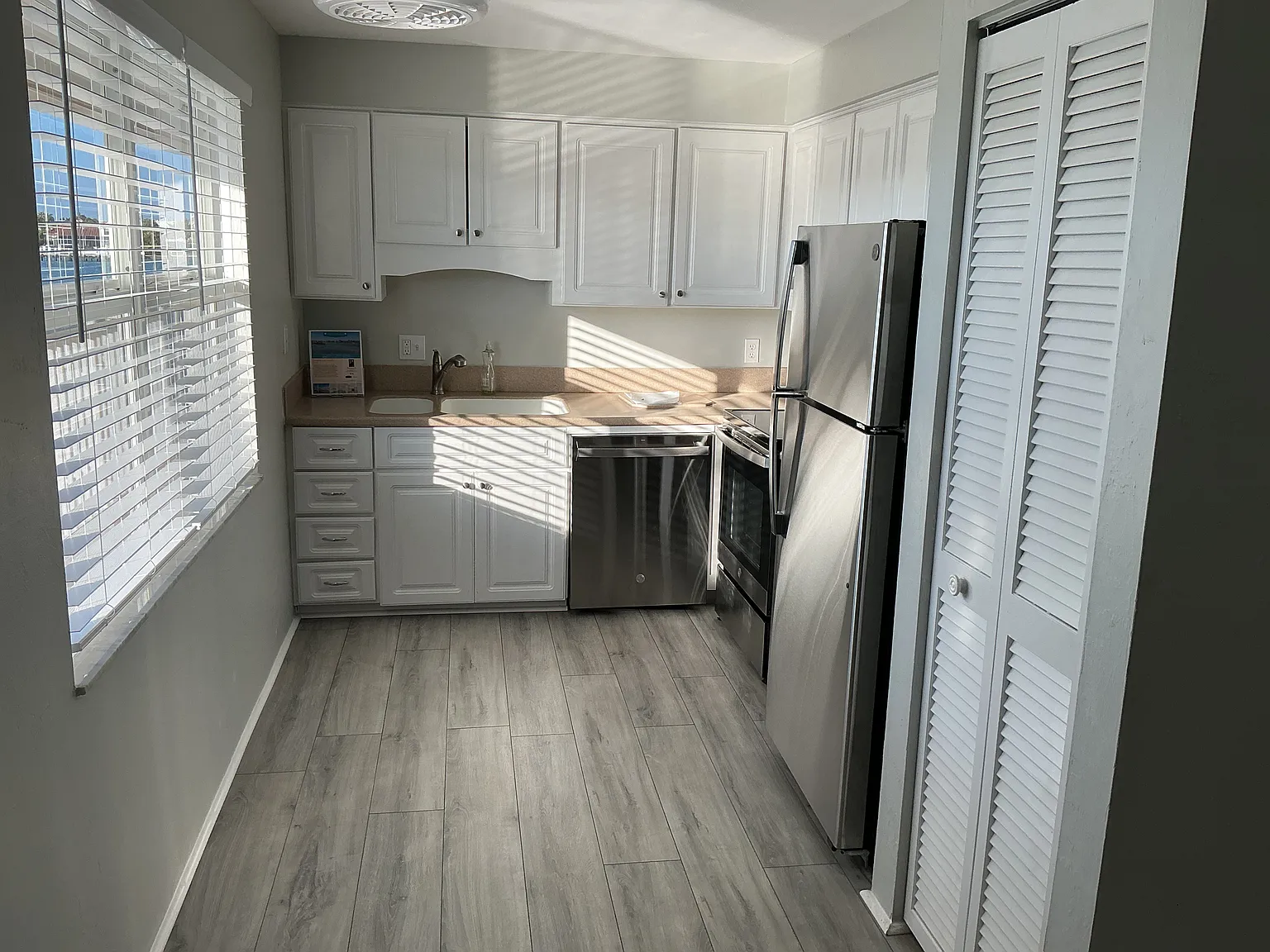 2 bed, 752 sqft, $2,450 — Photo 4