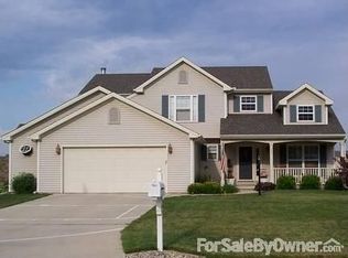 505 Crest View Dr, Monticello, IL 61856