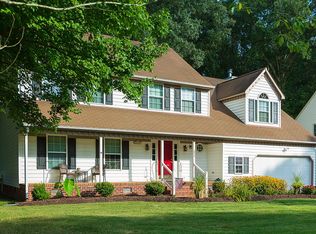 206 Coach Hovis Dr, Yorktown, VA 23693