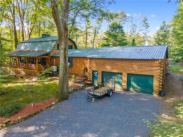 240 N Auringer Rd, Constantia, NY 13044