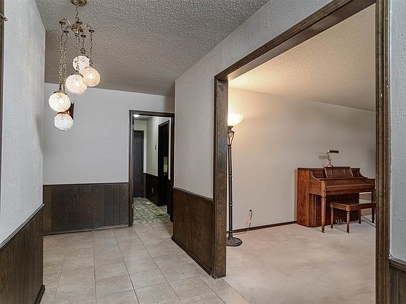 3rd image of 4823 W Woodland Dr