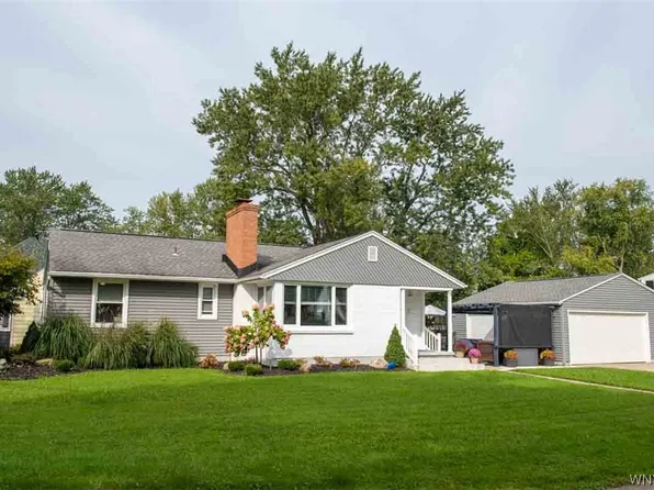 32 Randall Ter, Hamburg, NY 14075