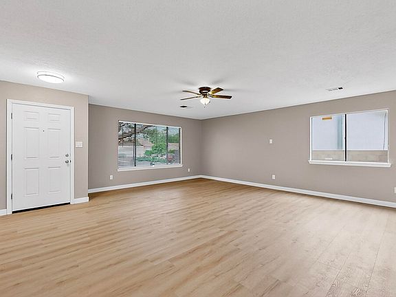 2nd image of 7001 Beck Dr NE