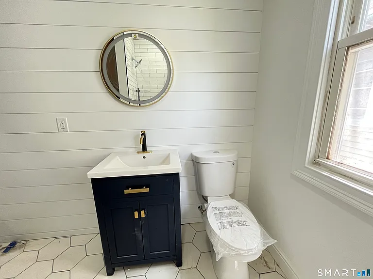 82 Howard Ave #1R — Photo 13