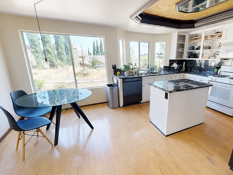 5637 Redwood Ave — Photo 7