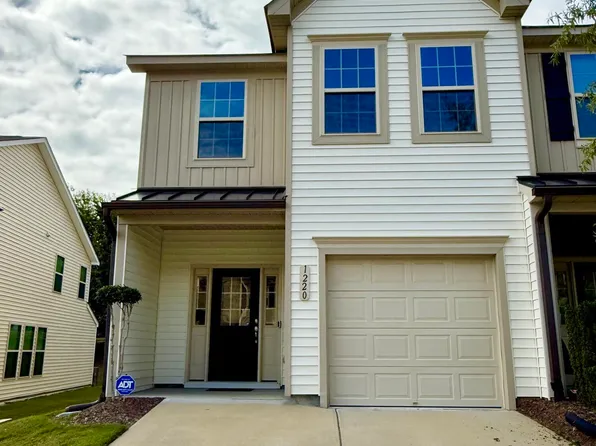 1220 Garden Stone Dr, Raleigh, NC 27610