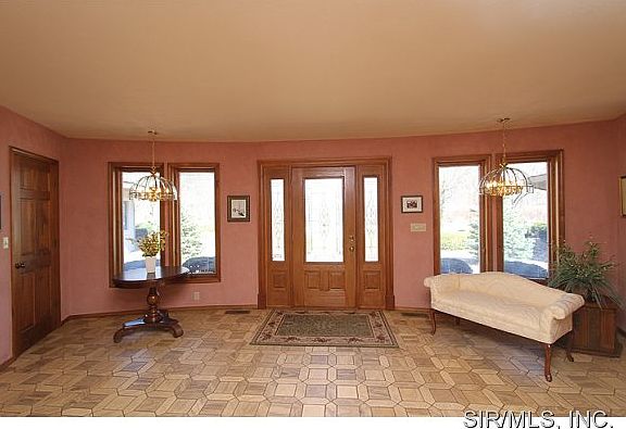 4th image of 1975 Bluebird Ln