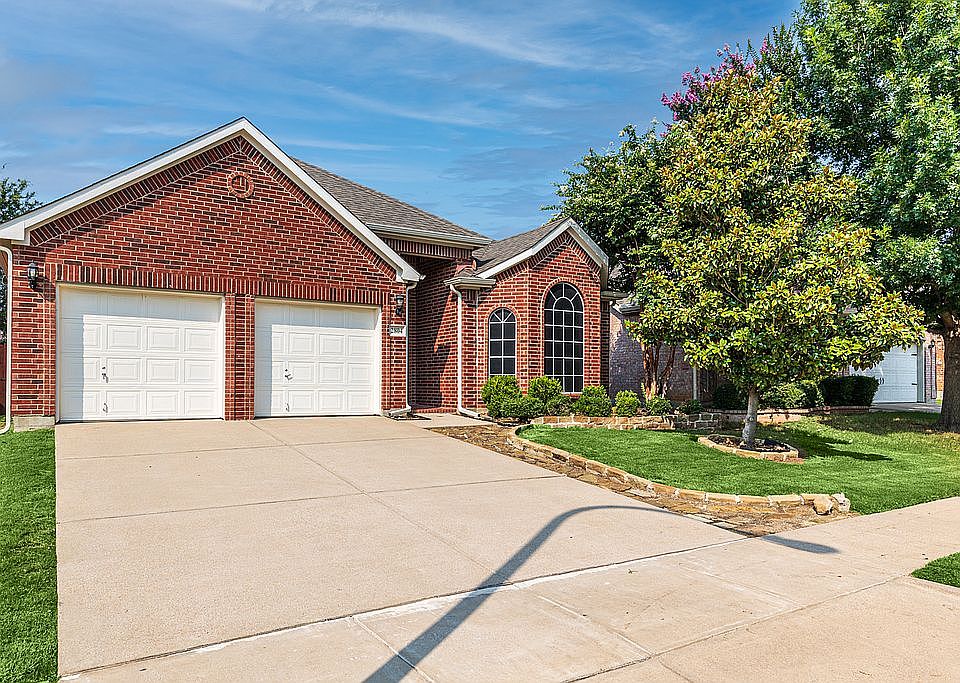 1st image of 2804 Thorncreek Ln