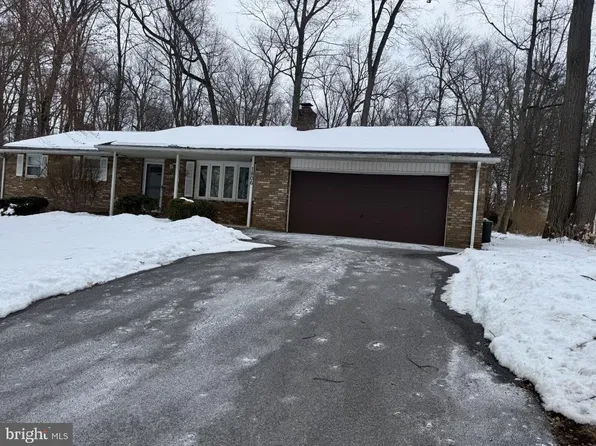 1806 Martin Dr, Lebanon, PA 17046