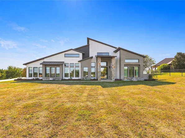 211 Hunter Pass, Waxahachie, TX 75165